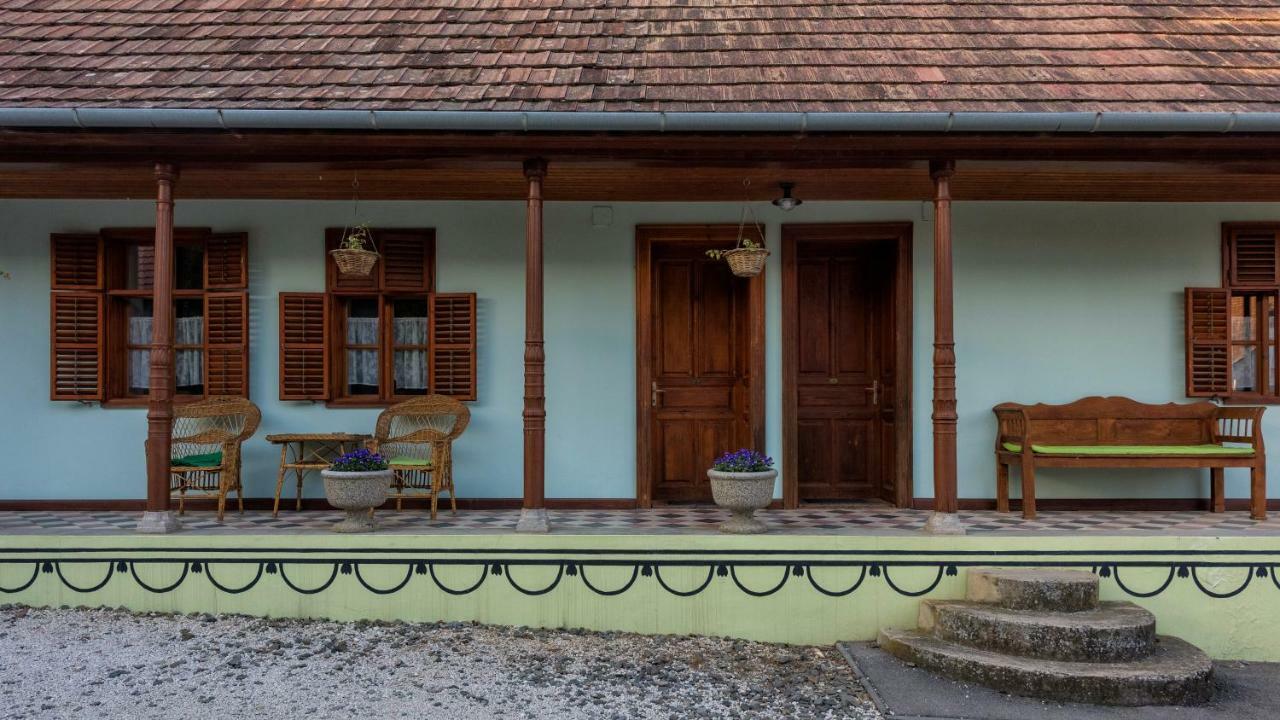 Noresa Etterem Es Panzio Szalka Exterior photo